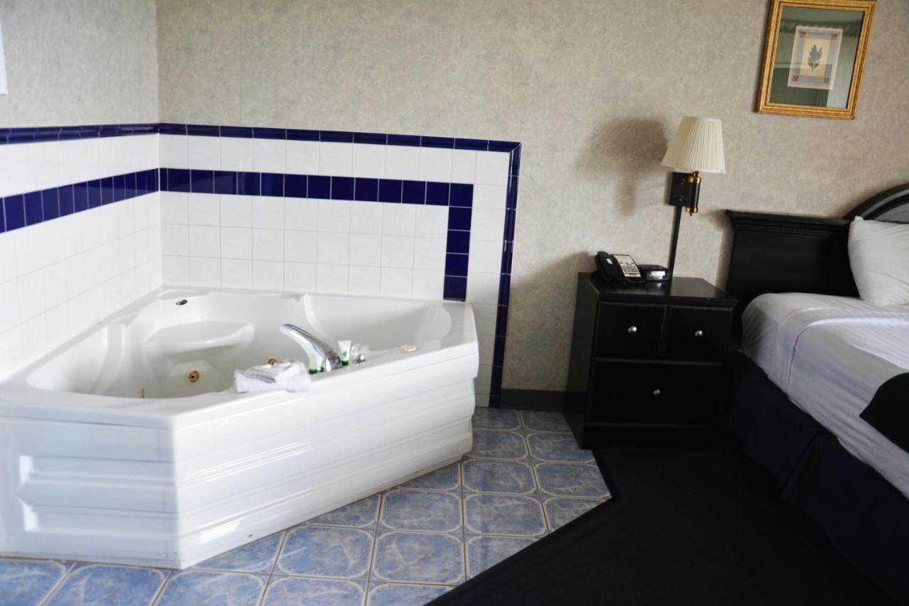 Deluxe King Studio Suite - Non-Smoking at Travelodge by Wyndham Milwaukee