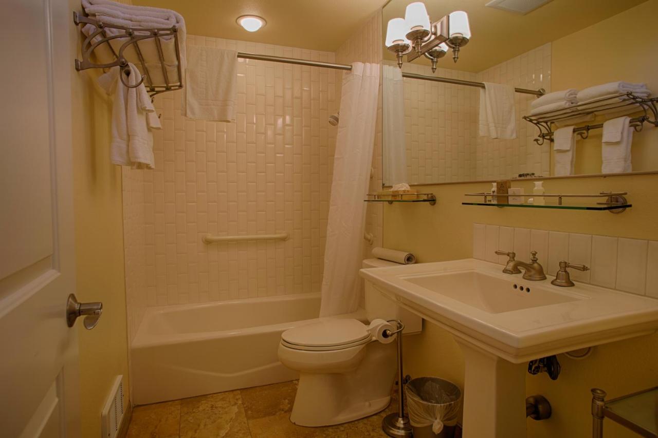 Flagship - Ocean Front Junior Suite at The Waves