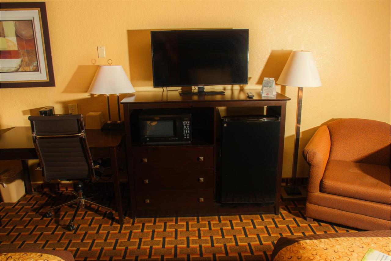 Queen Room with Two Queen Beds - Non-Smoking at Days Inn by Wyndham Joplin