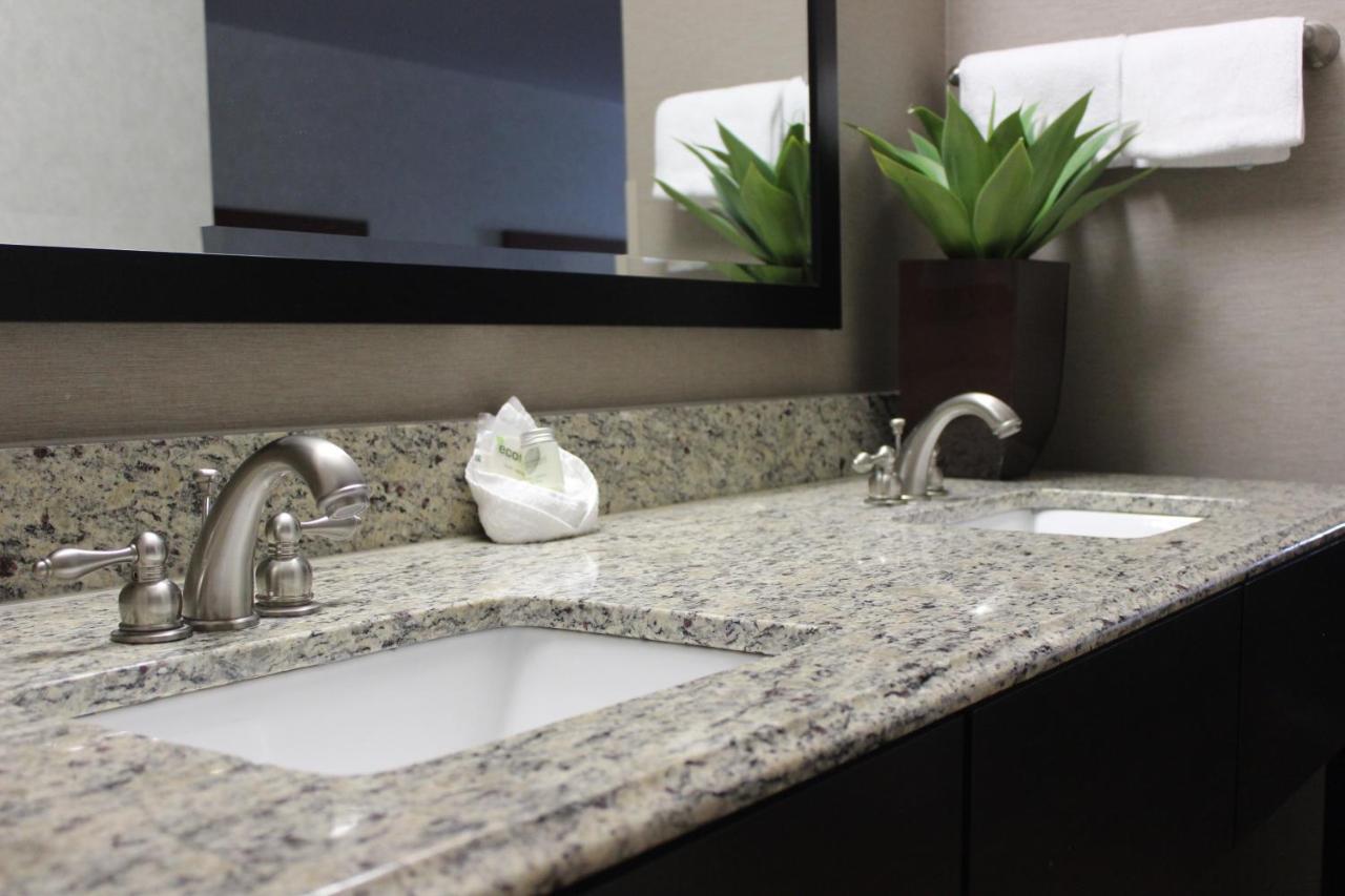 Single Room - Disability Access at Moab Valley Inn