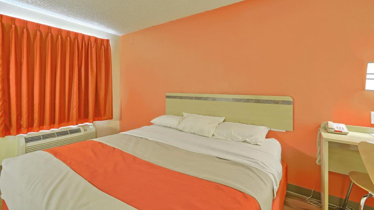 | Motel 6-Maple Shade Township, NJ - Philadelphia - Mt Laurel