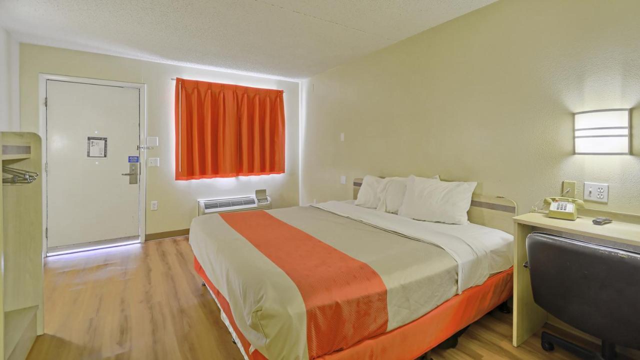 | Motel 6-Maple Shade Township, NJ - Philadelphia - Mt Laurel