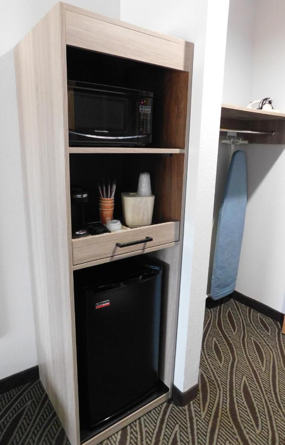 King Room - Non-Smoking at Quality Inn Pontiac