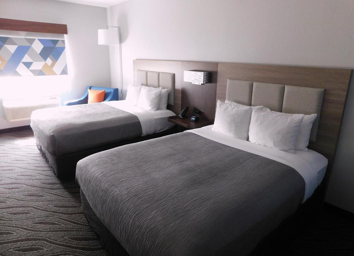 Queen Room with Two Queen Beds - Non-Smoking at Quality Inn Pontiac