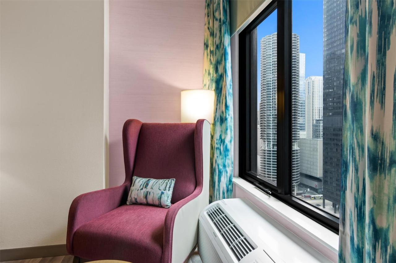 King Room with Partial River View at Hilton Garden Inn Chicago Downtown Riverwalk