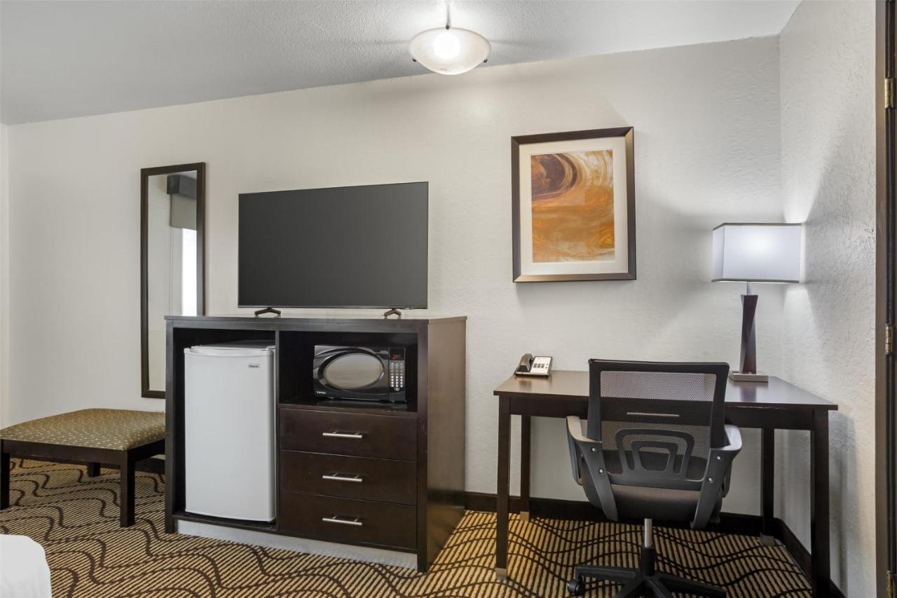Queen Room - Disability Access/Non-Smoking at Best Western Gold Country Inn