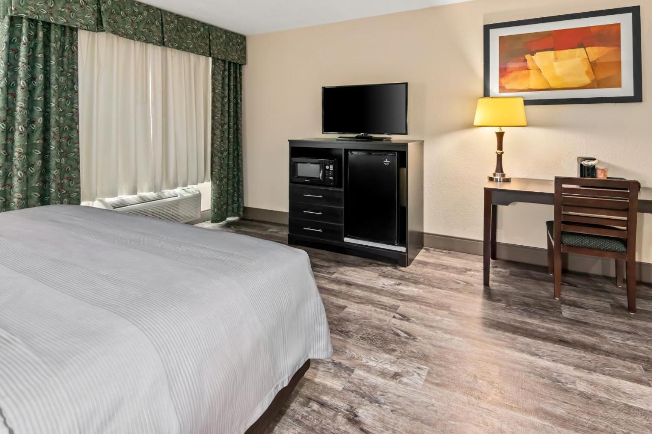 King Room with Whirlpool - Non-Smoking at Quality Inn & Suites - Granbury