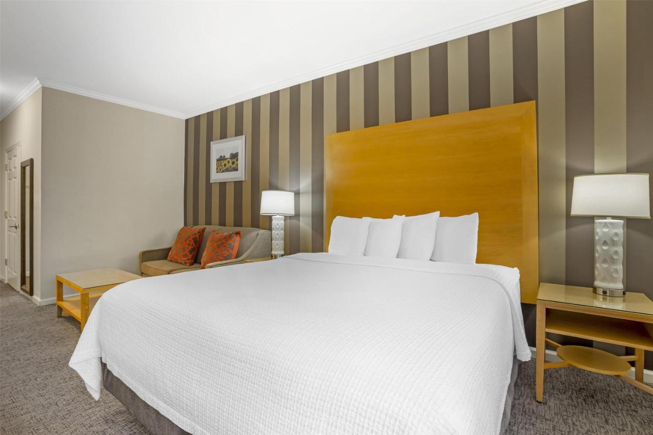  | Best Western Plus Dixon Davis