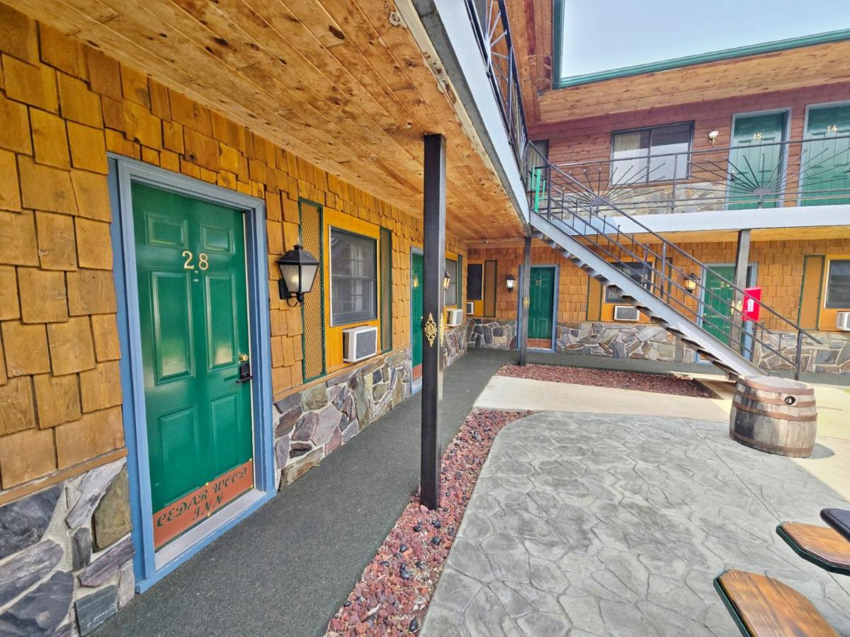  | Cedar Wood Inn
