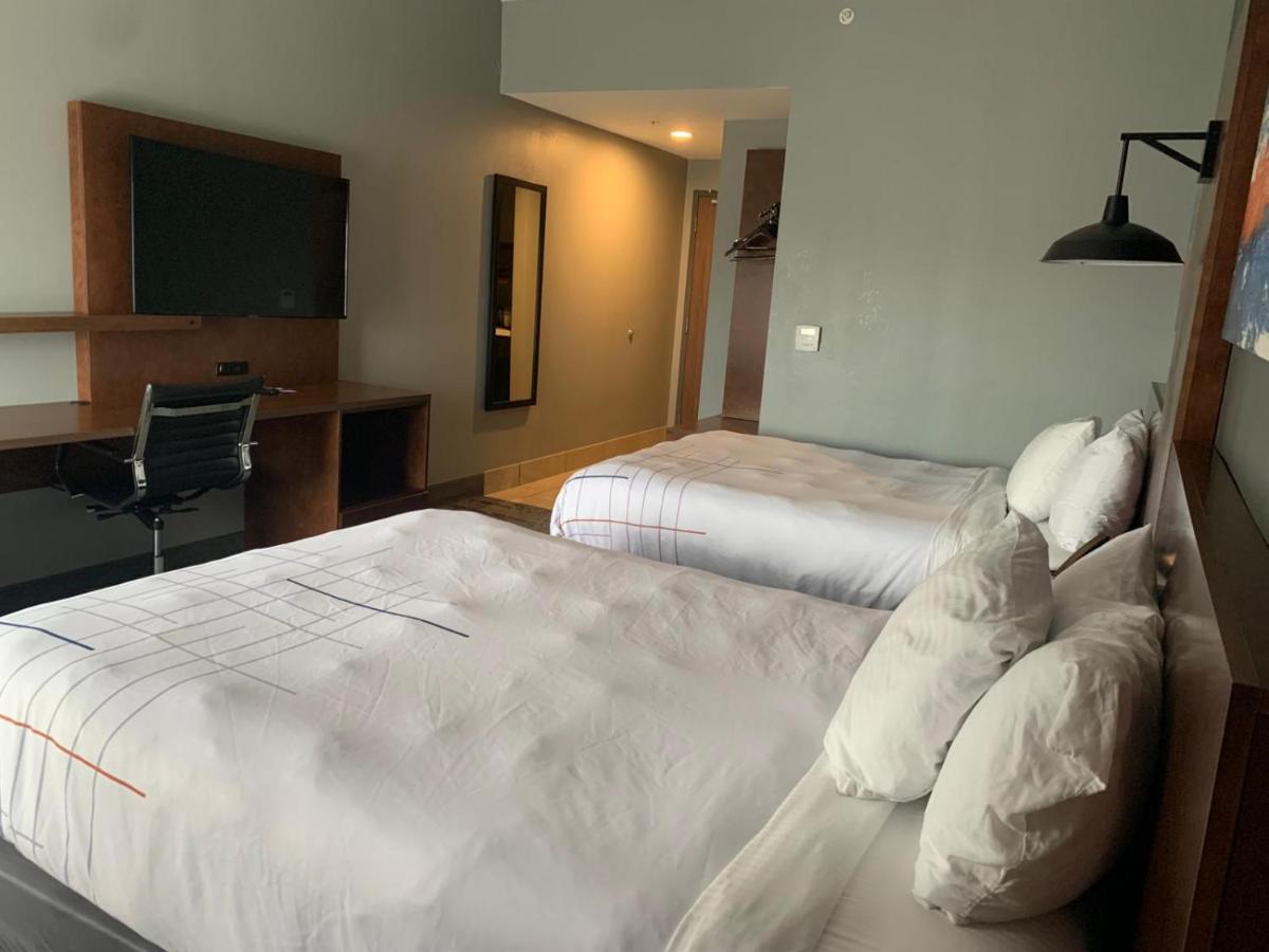 Queen Room with Two Queen Beds - Non-Smoking at La Quinta Inn & Suites by Wyndham Louisville NE/Old Henry Rd