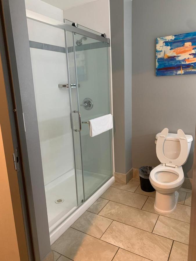 King Room - Non-Smoking at La Quinta Inn & Suites by Wyndham Louisville NE/Old Henry Rd