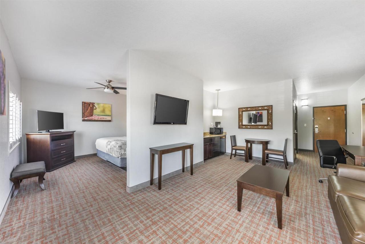  | Best Western Plus Fredericksburg