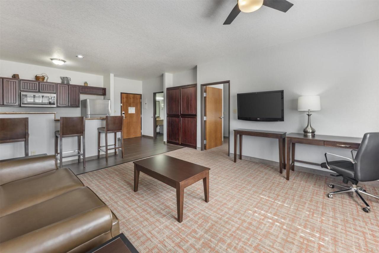  | Best Western Plus Fredericksburg