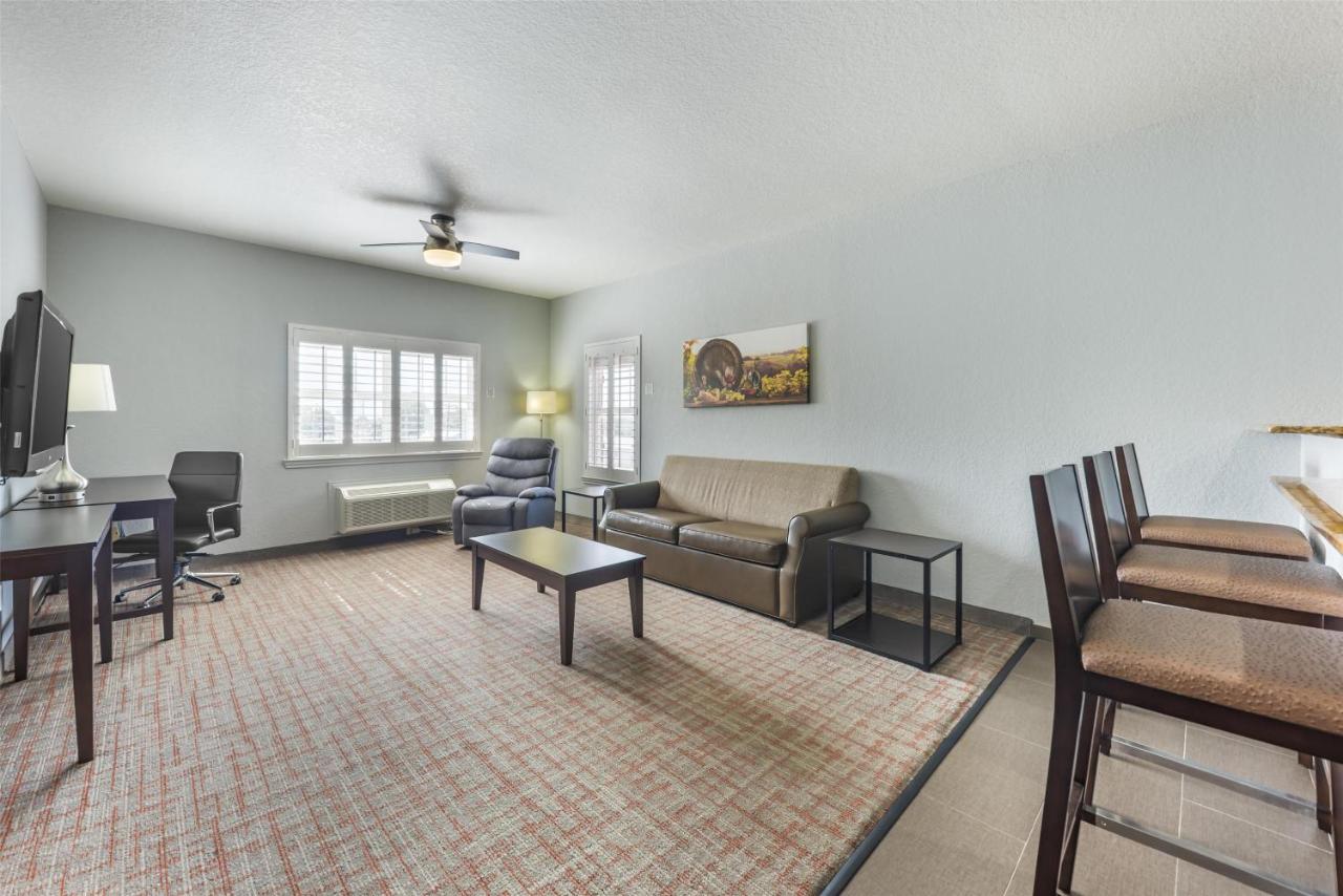  | Best Western Plus Fredericksburg