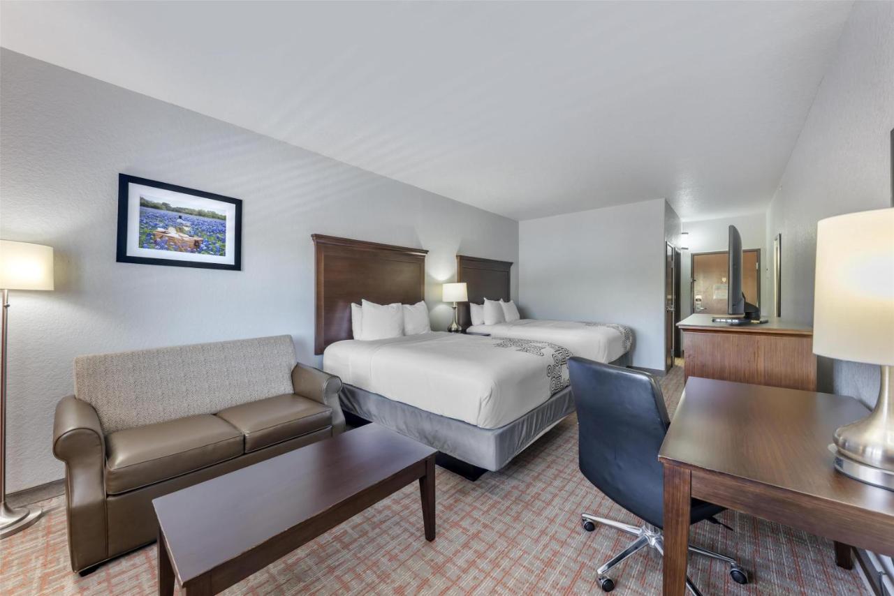 Queen Room with Two Queen Beds - Disability Access at Best Western Plus Fredericksburg