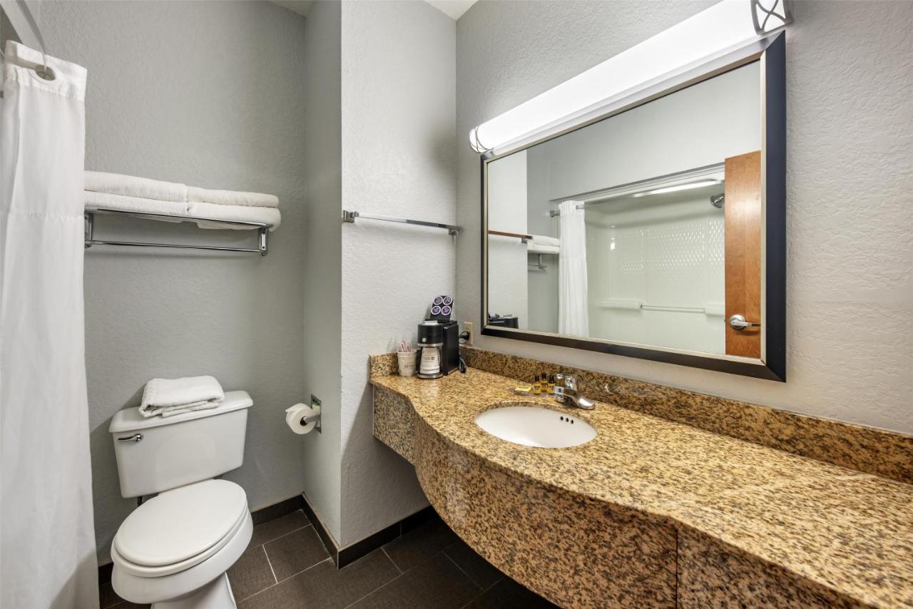  | Best Western Plus Fredericksburg