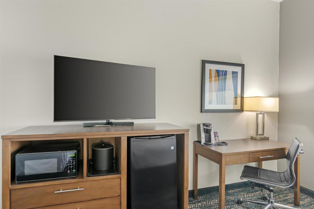 | Best Western Plus Washington Hotel
