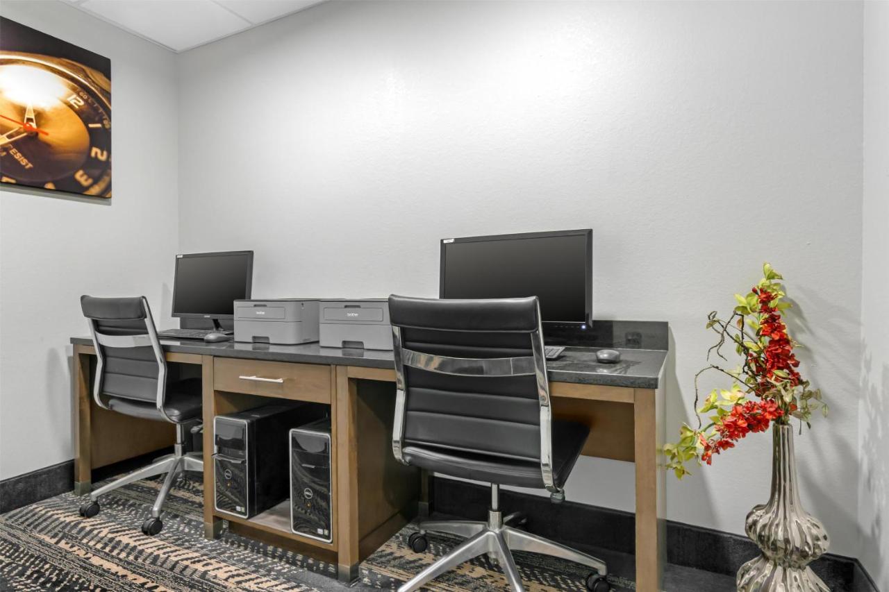 | Best Western Plus Washington Hotel