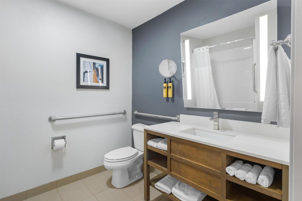 Double Queen Suite - Non-Smoking at Best Western Plus Washington Hotel