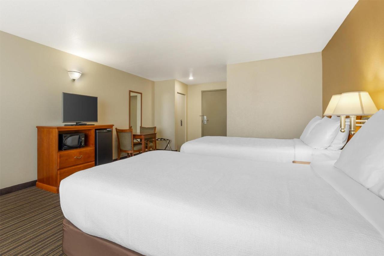 Queen Room with Two Queen Beds and Roll-In Shower- Mobility Access/Non-Smoking at Best Western East El Paso Inn