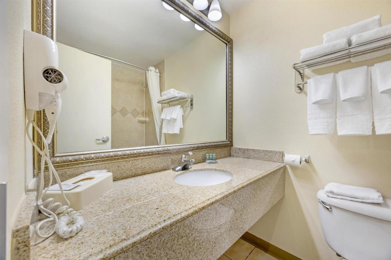 King Room with Bathtub - Disability Access/Non-Smoking at Best Western East El Paso Inn