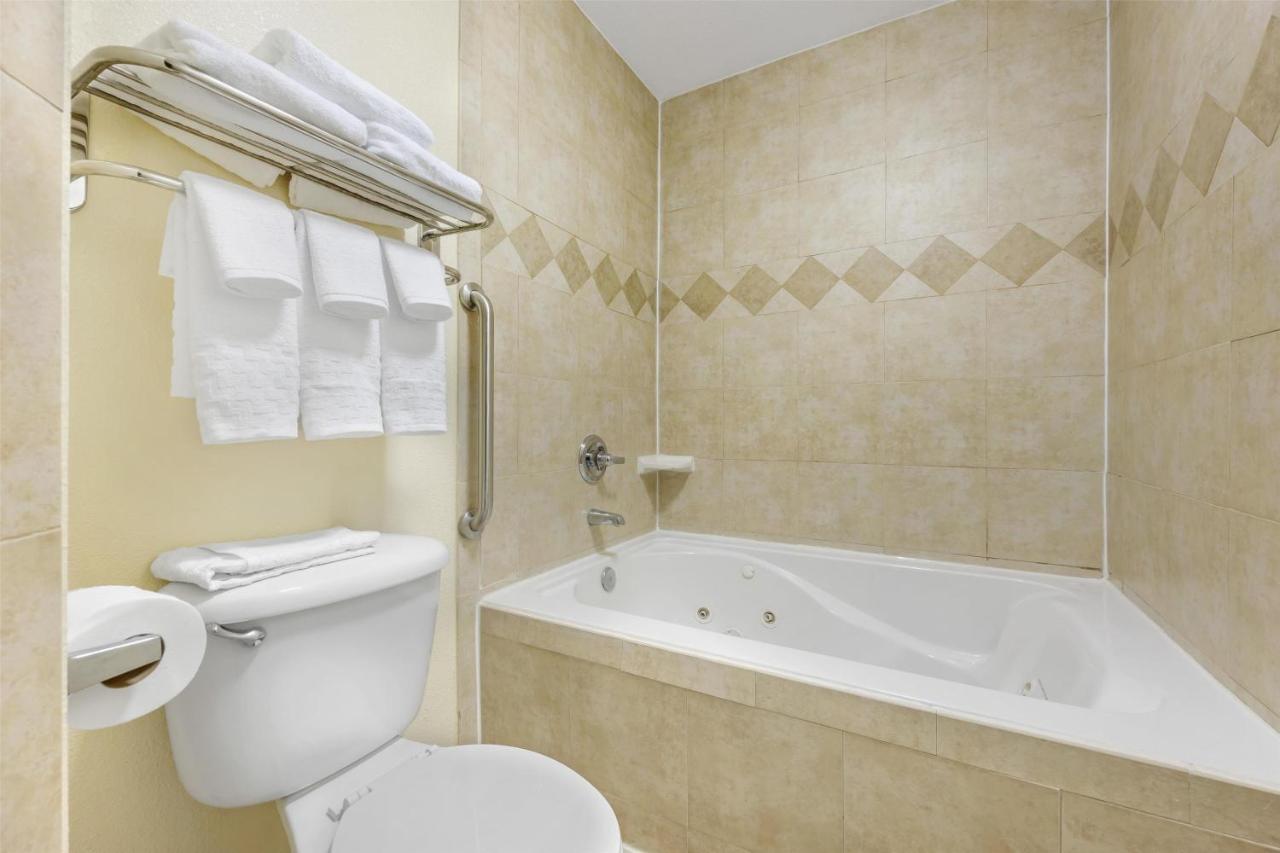 King Suite with Spa Bath - Non-Smoking at Best Western East El Paso Inn