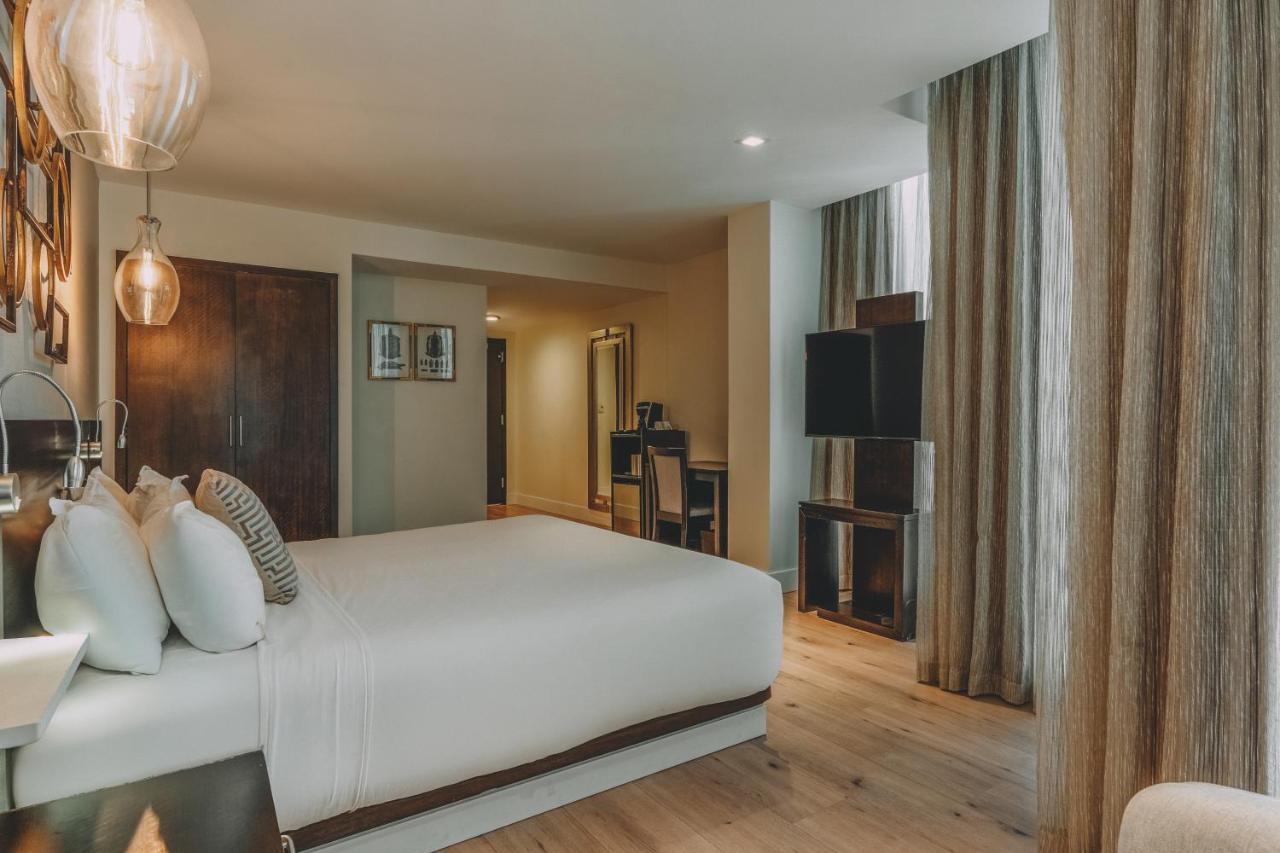 Accessible Standard King at Iberostar Waves Berkeley Shore