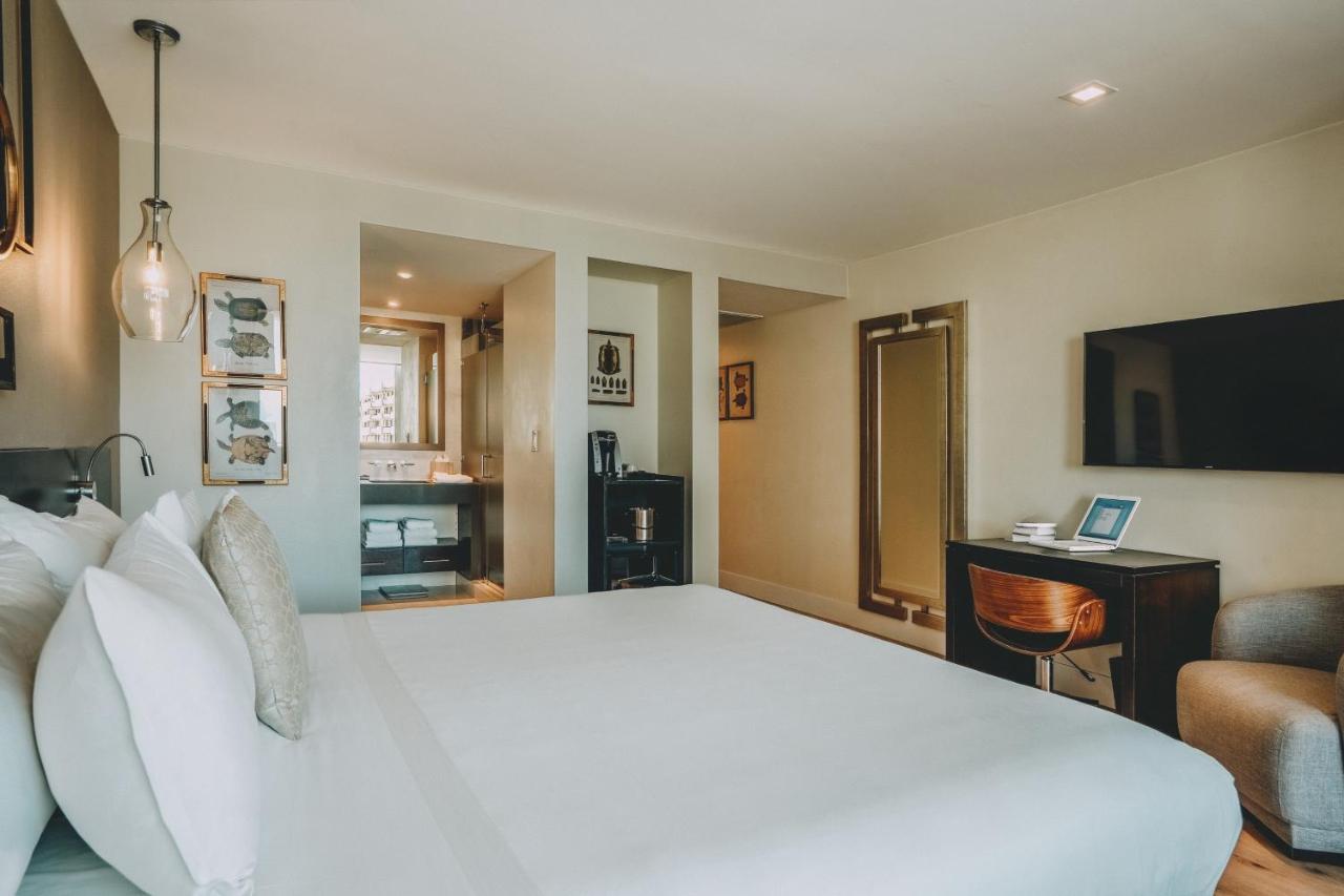 Deluxe Double Room with City View at Iberostar Waves Berkeley Shore
