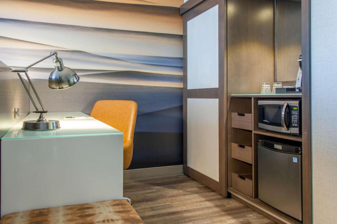 Room #247027408 at Hilton Garden Inn North Phoenix Scottsdale