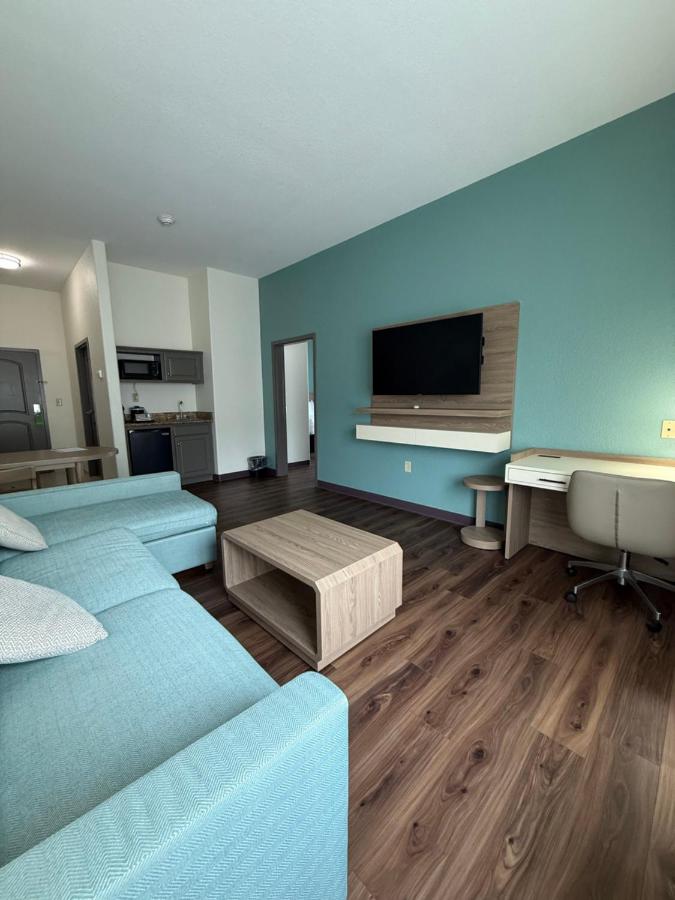 King Suite - Non-Smoking at La Quinta Inn & Suites by Wyndham Searcy