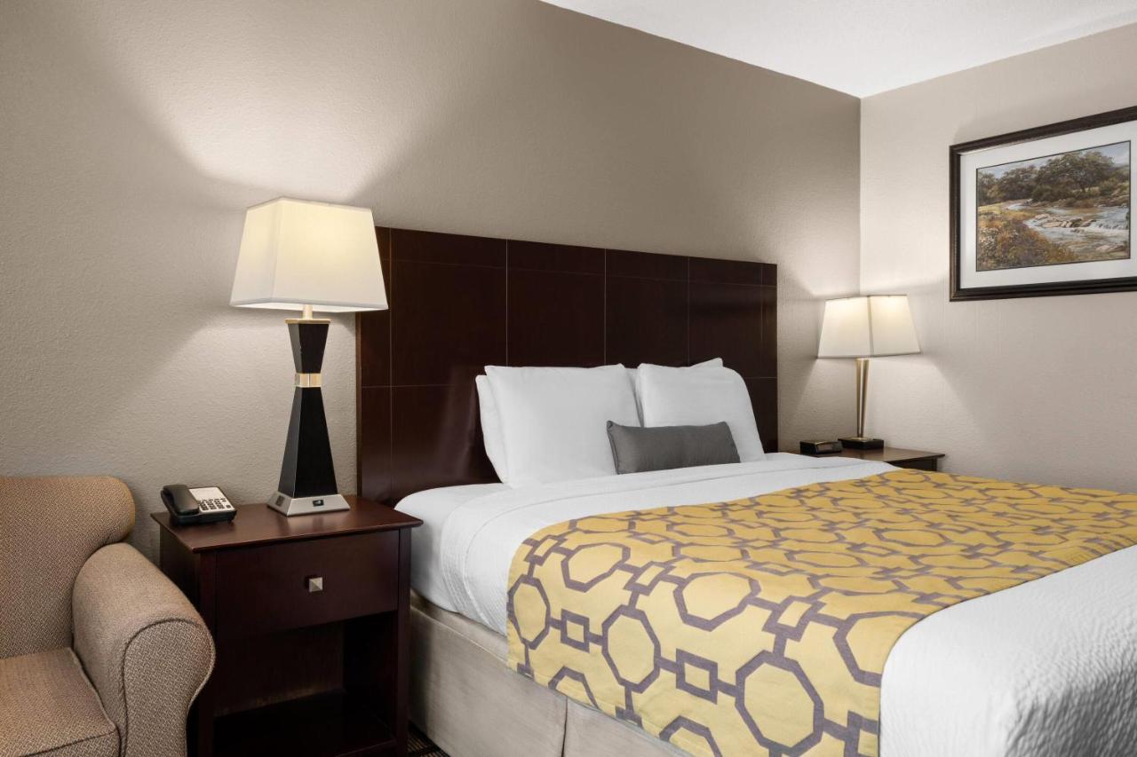 King Room - Non-Smoking at Baymont by Wyndham Jefferson City