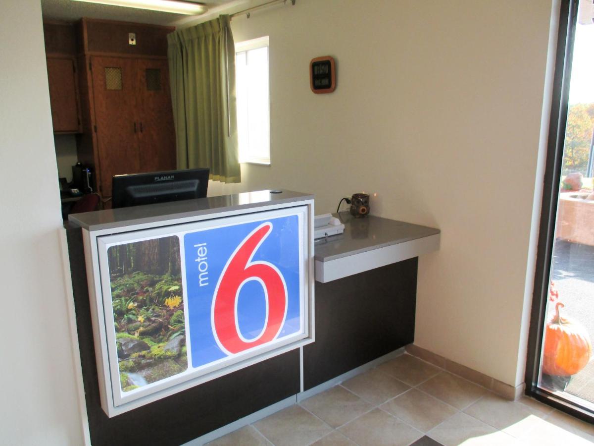 | Motel 6-Drums, PA