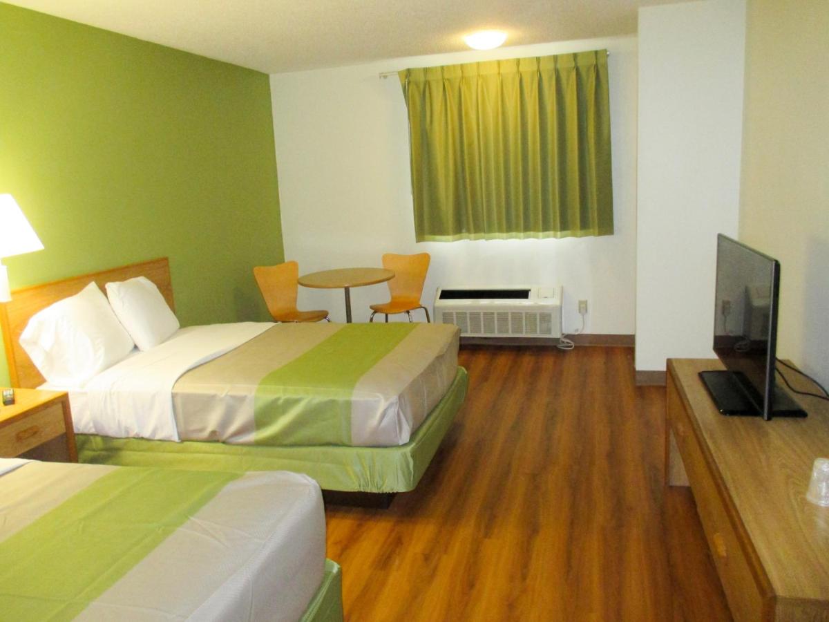 | Motel 6-Drums, PA