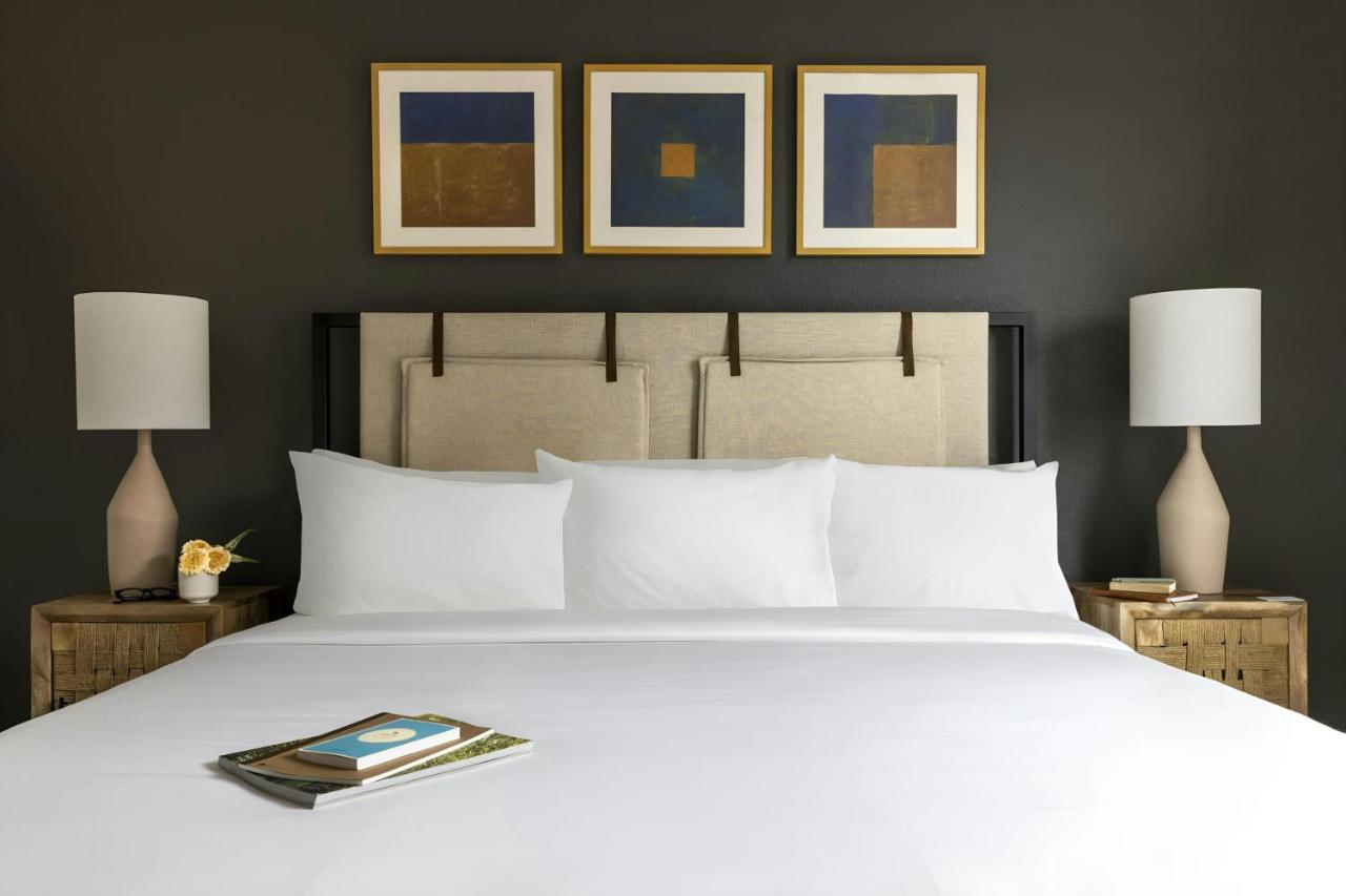 King Suite with Balcony at Sonder at East 5th