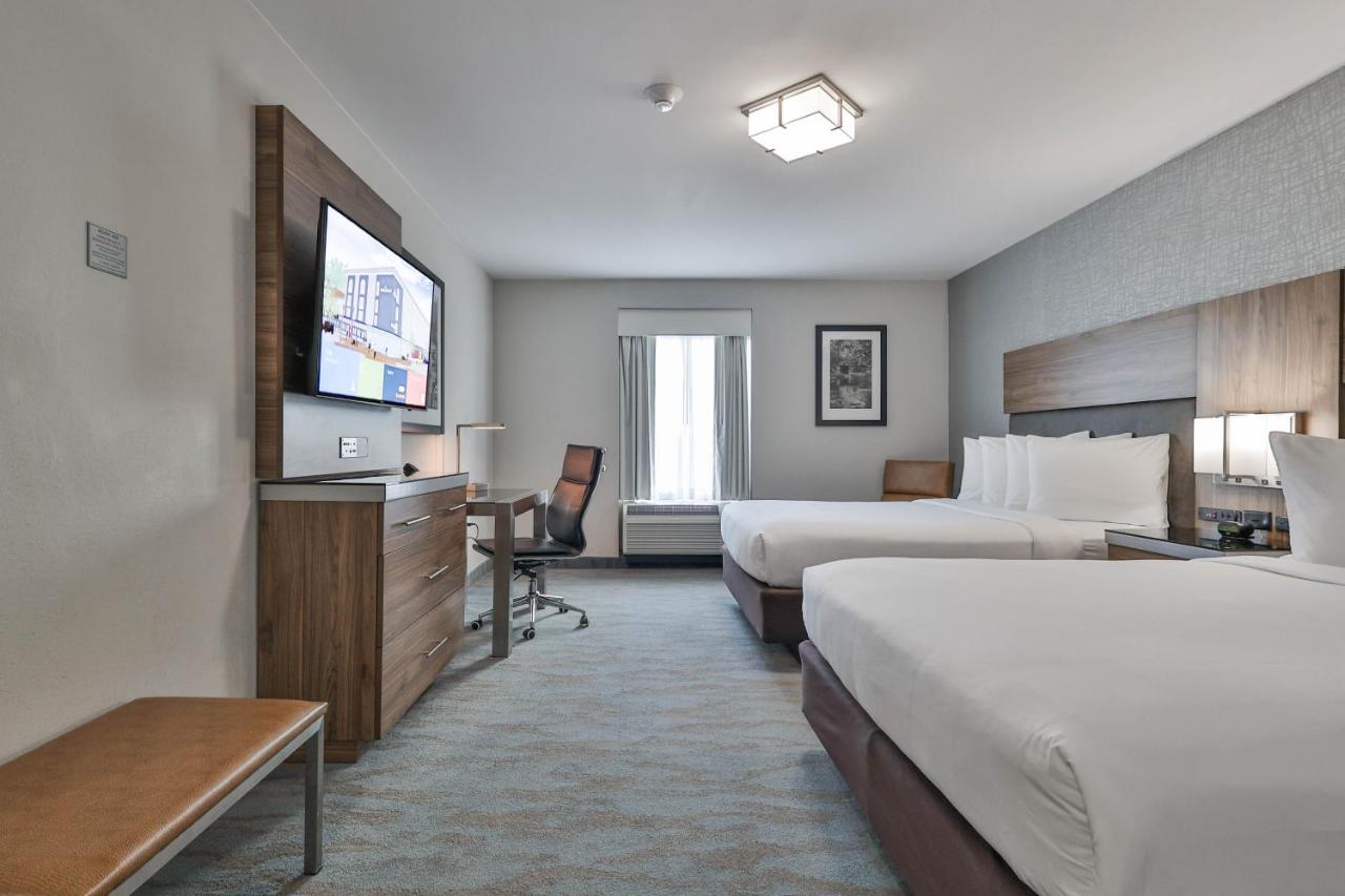 Queen Room with Two Queen Beds - Non-Smoking at The Penn Stroud, Stroudsburg - Poconos, an Ascend Collection Hotel