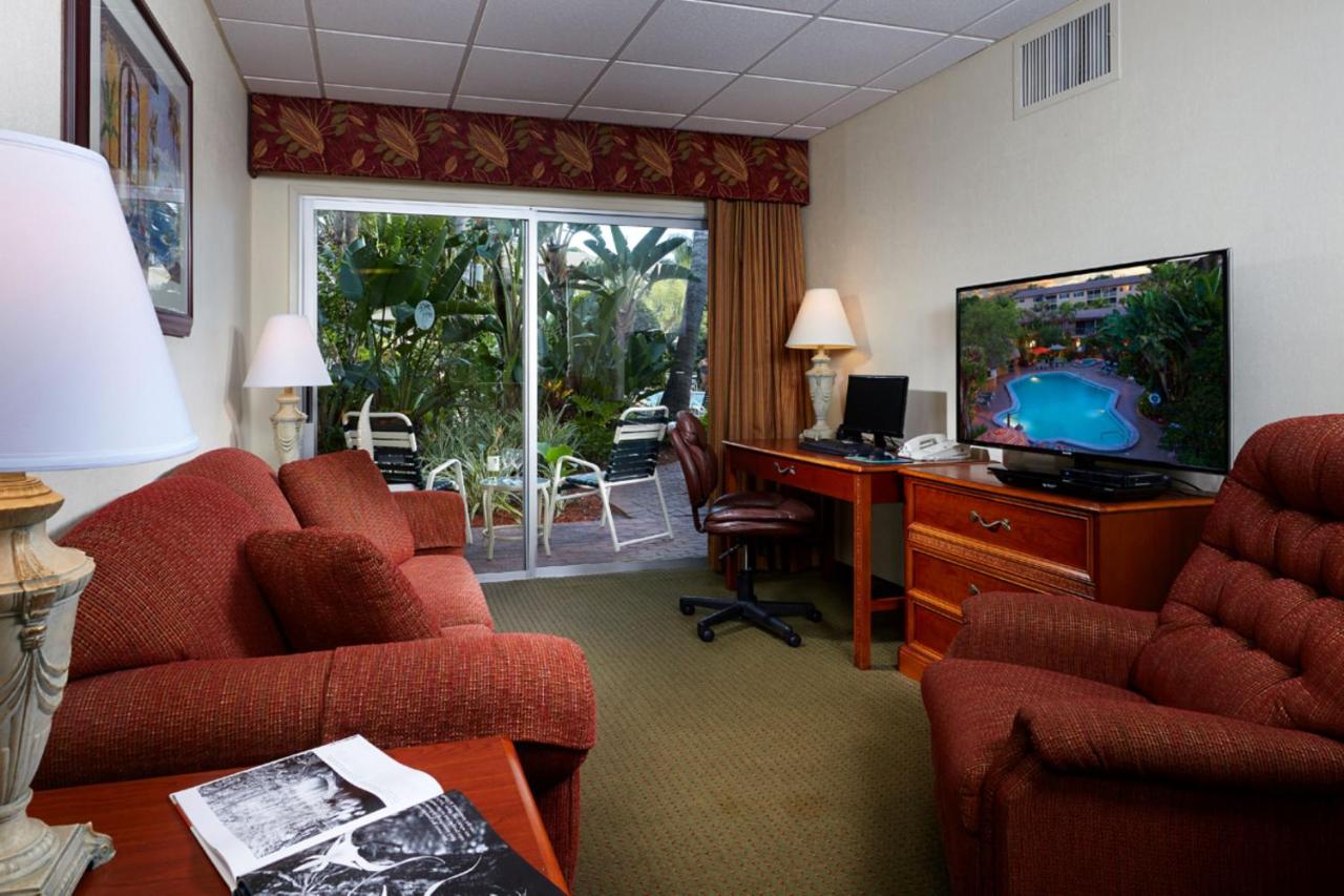 | Best Western Naples Inn & Suites