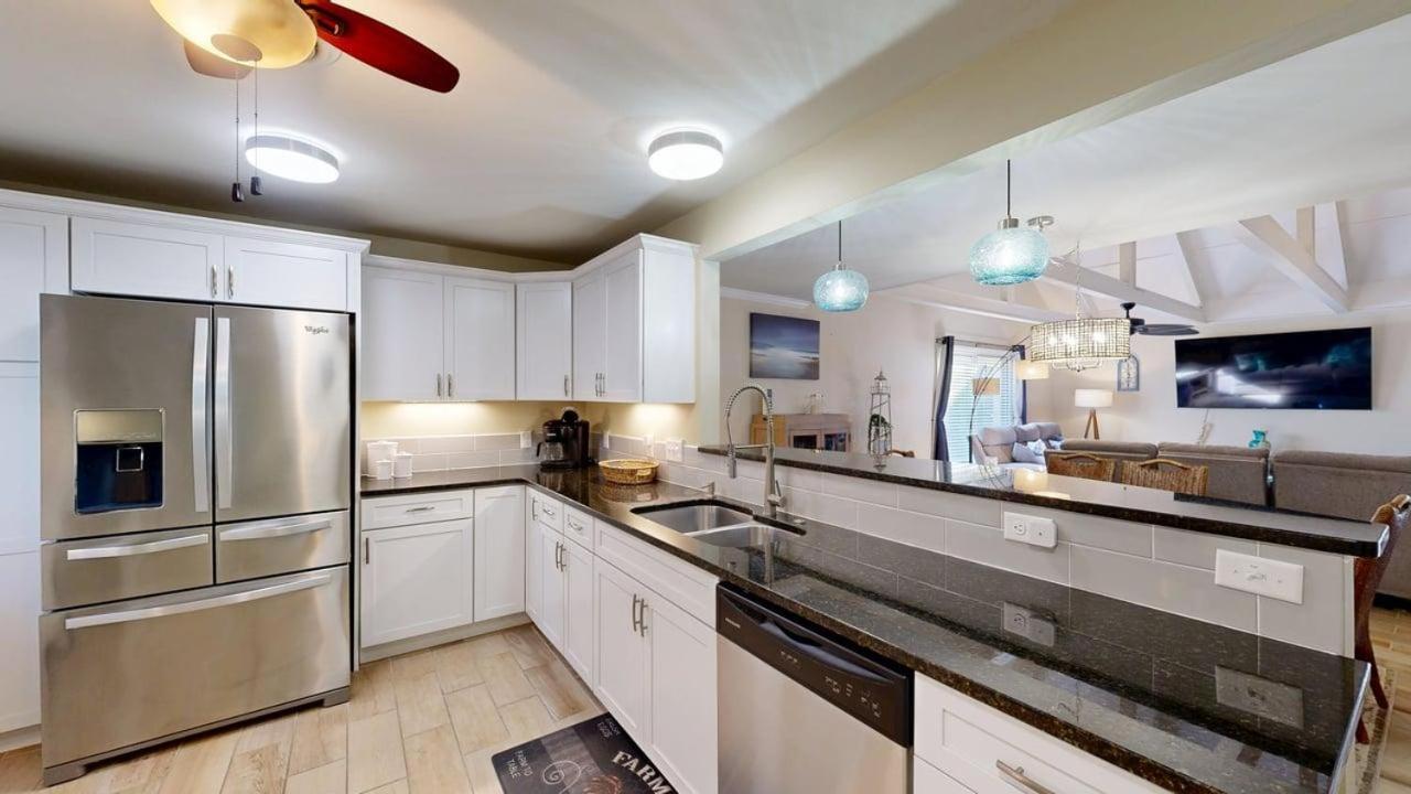  | 719 Queens Grant