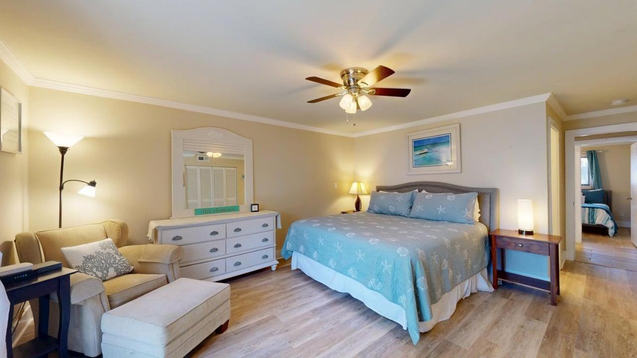  | 719 Queens Grant