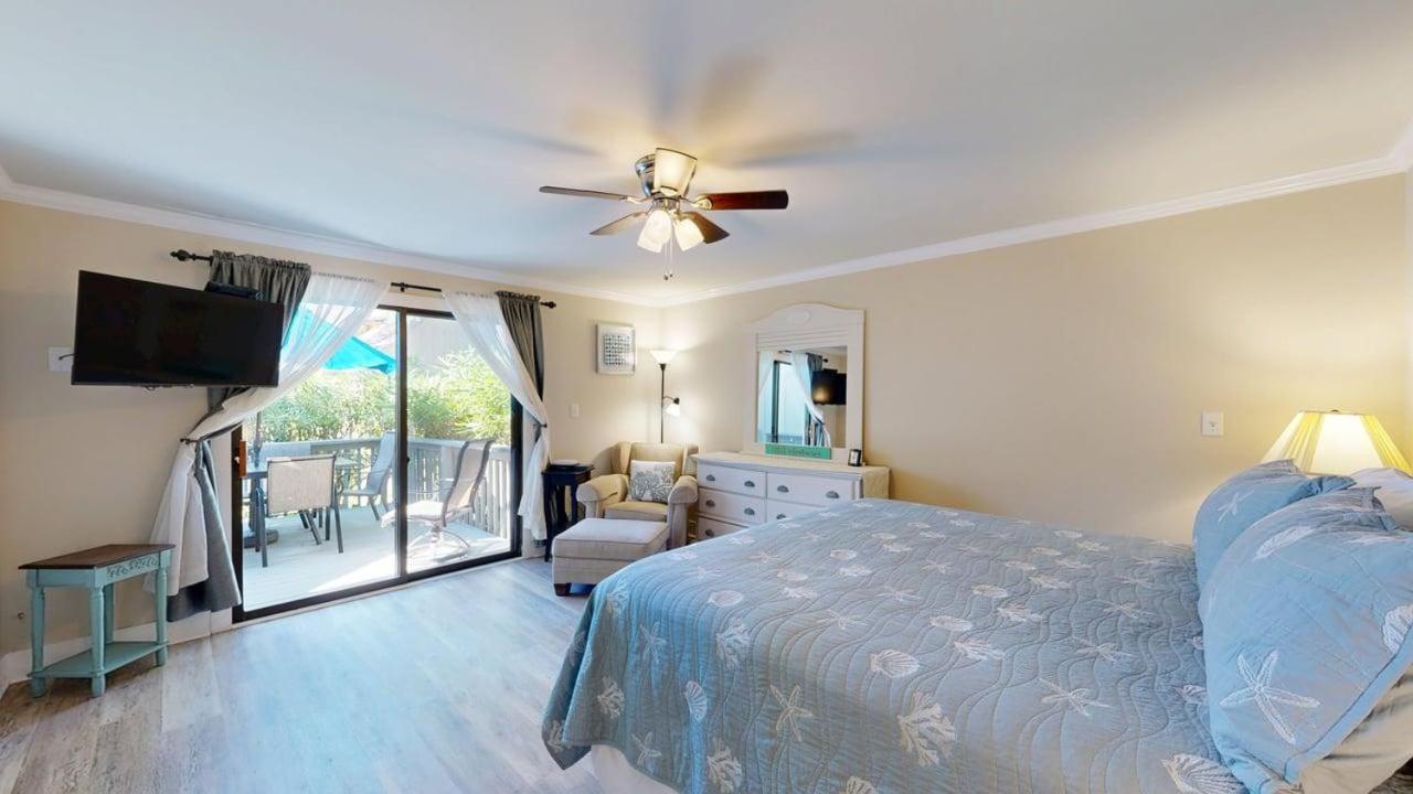  | 719 Queens Grant