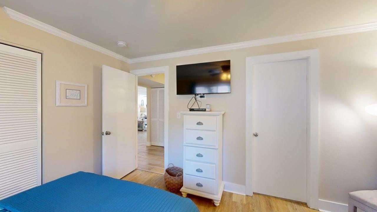  | 719 Queens Grant