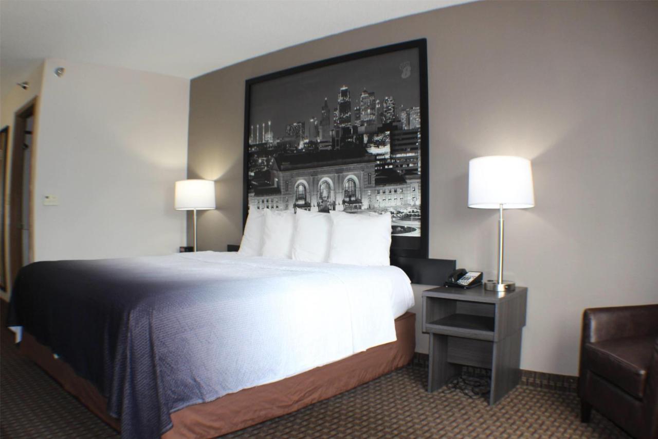 | Super 8 by Wyndham Gardner