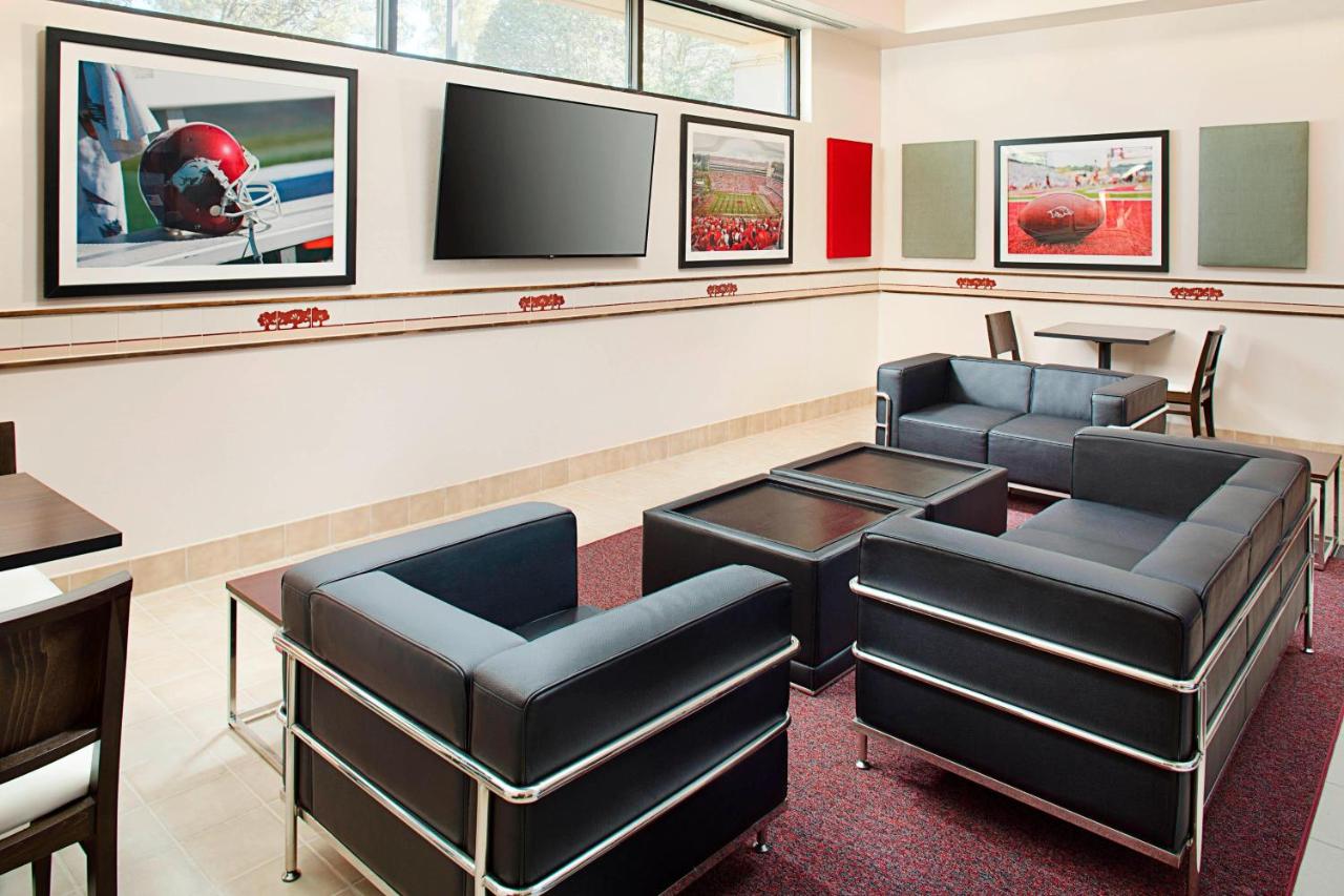 | Courtyard by Marriott Little Rock West