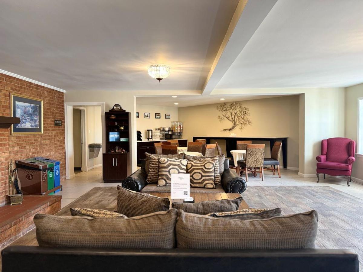  | Governor House Inn Arlington/Falls Church