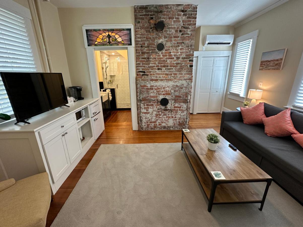 | Beautiful Home Historic Spring St