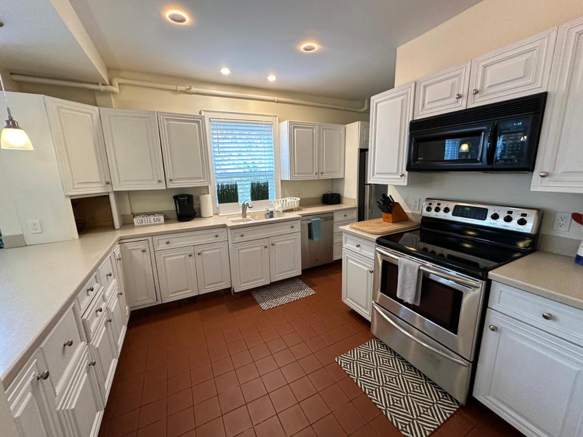 | Beautiful Home Historic Spring St