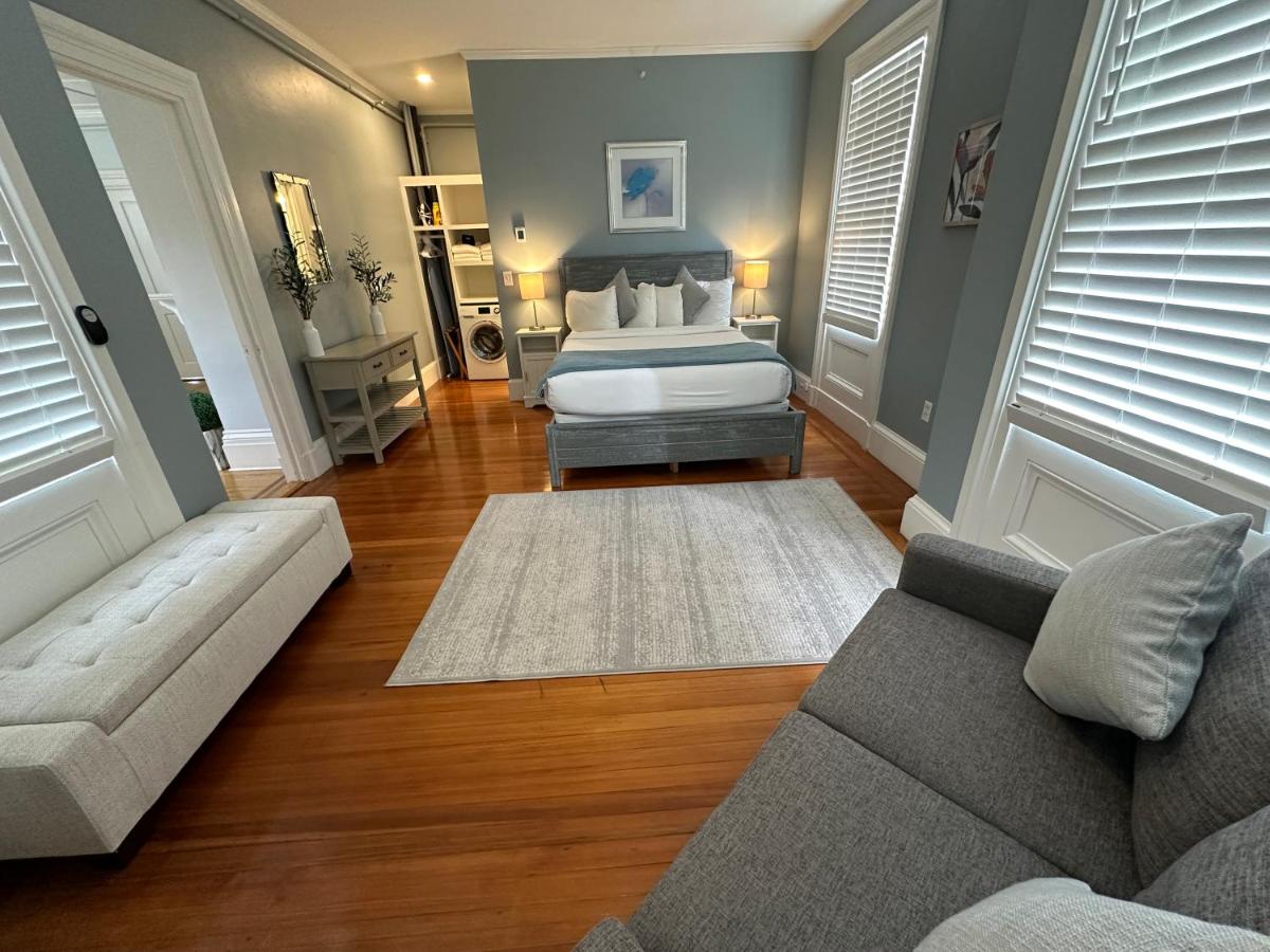 | Beautiful Home Historic Spring St