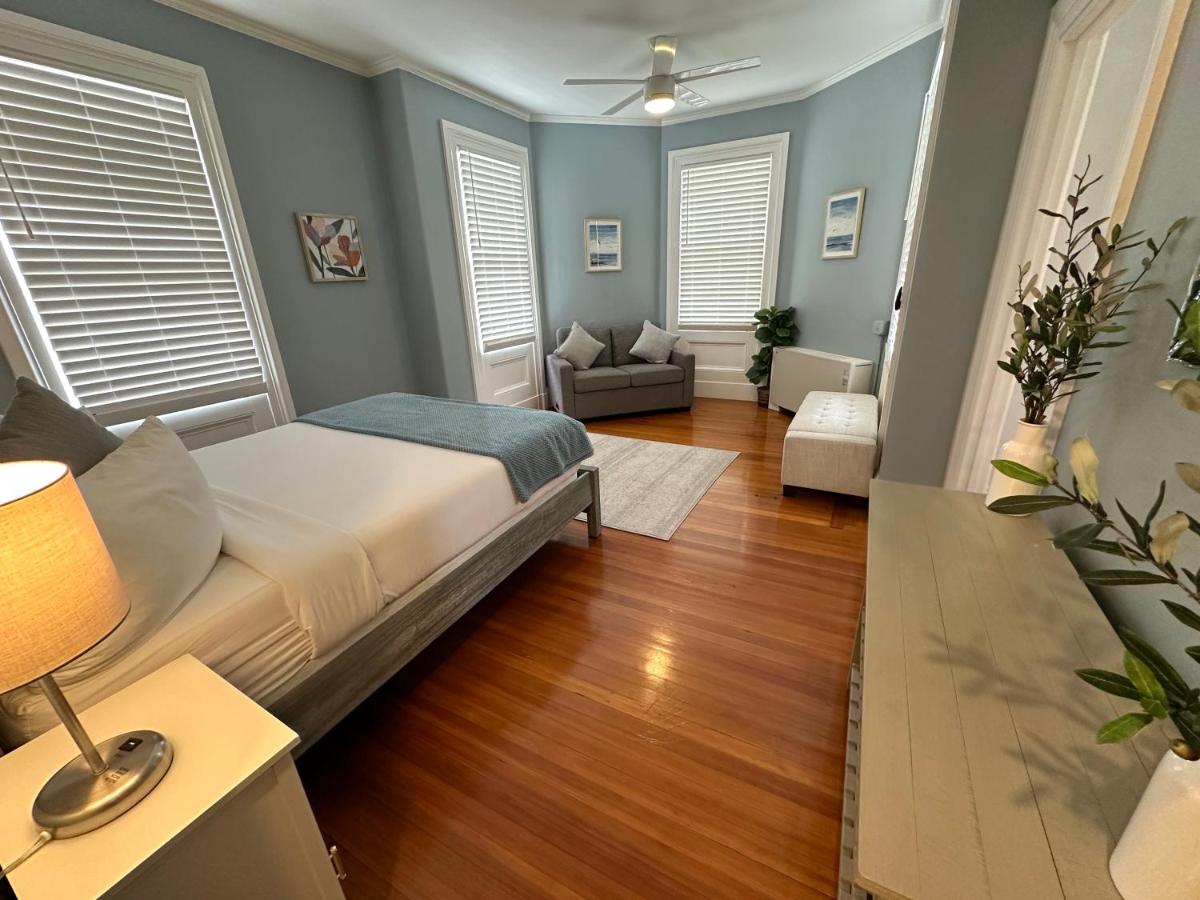 | Beautiful Home Historic Spring St