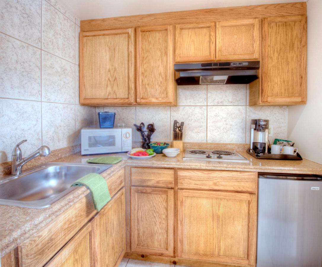  | Elk Refuge Inn