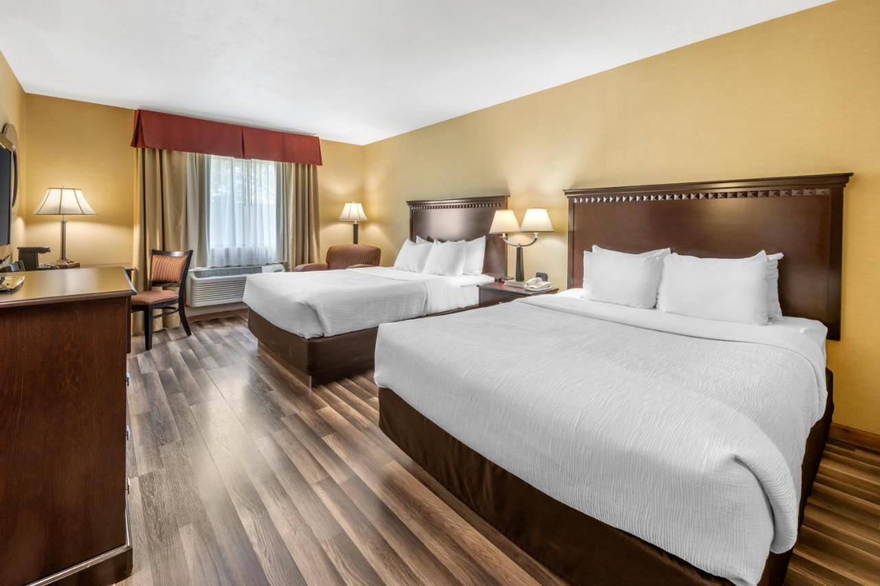 Queen Room with Two Queen Beds - Non-Smoking at Quality Inn Greenville North
