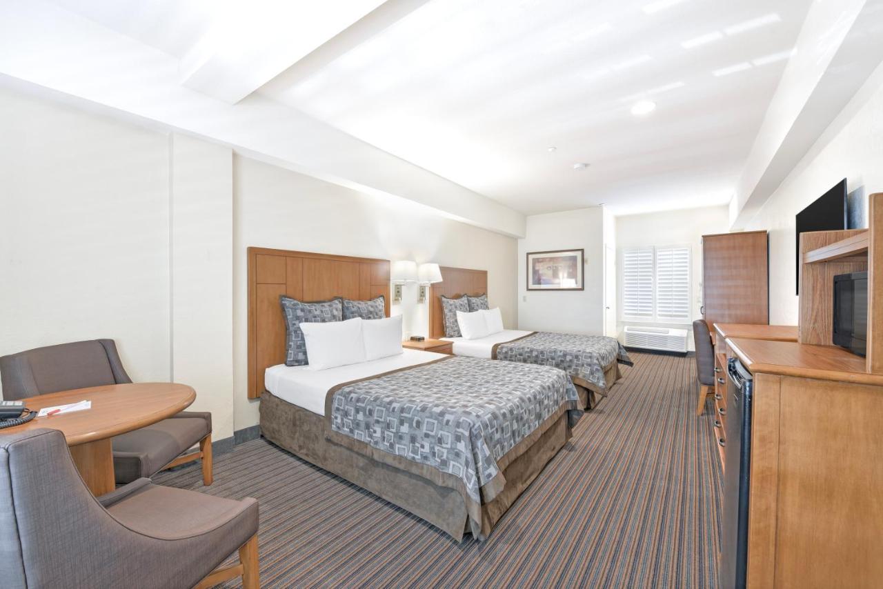 | Anaheim Desert Inn & Suites